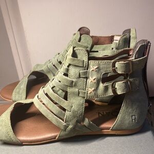 Almost new Green sandals